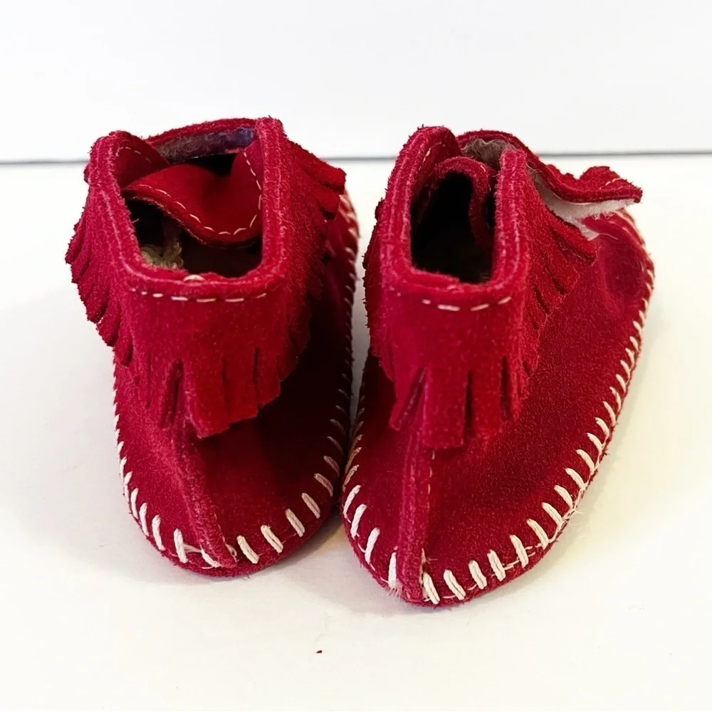 Minnetonka Moccasins Infants Toddler Sz 4 Front Strap Bootie Red Suede Fringe